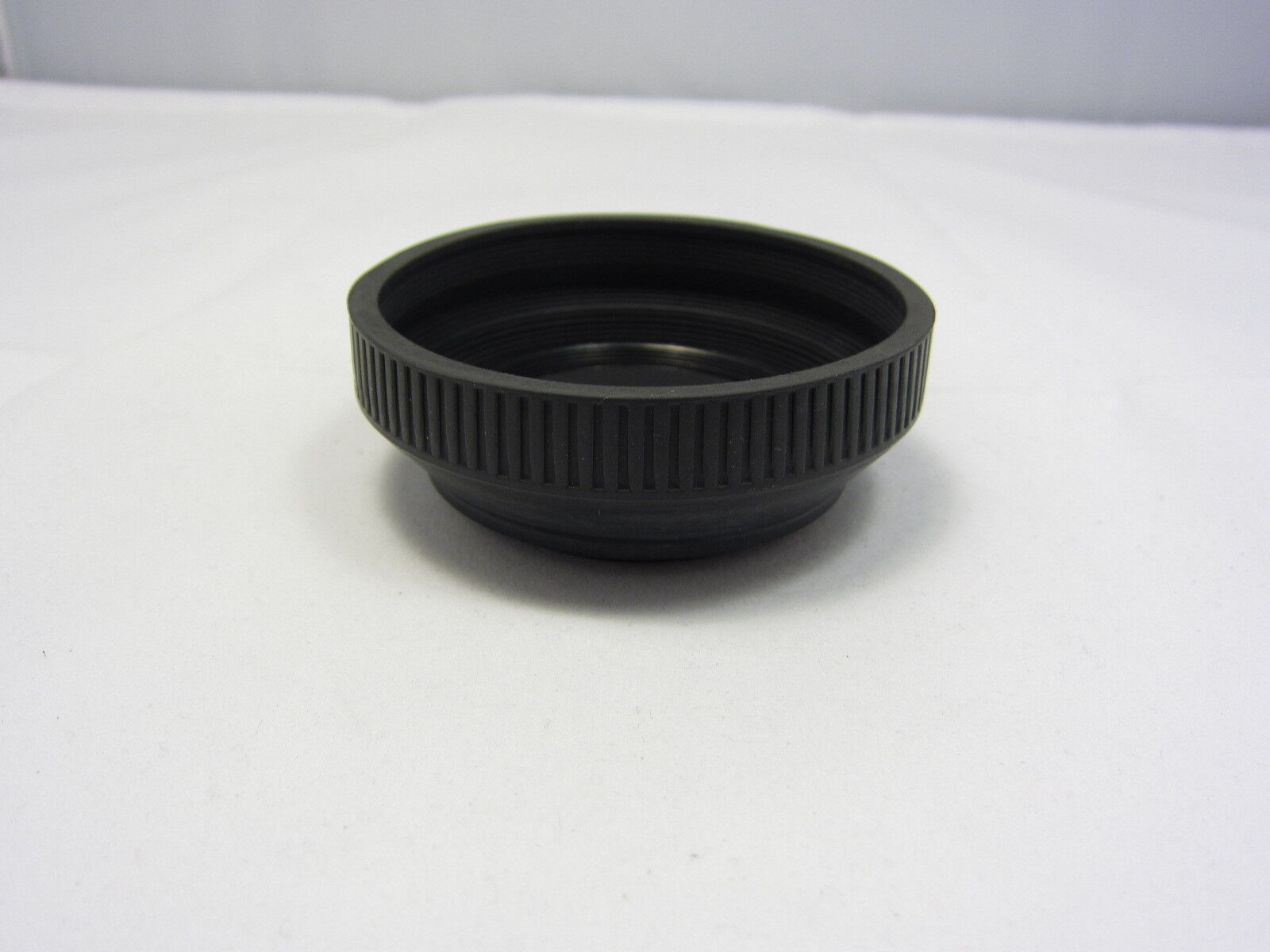 Used Unknown Brand 52mm Collapsible Rubber screw in Lens Hood N102038