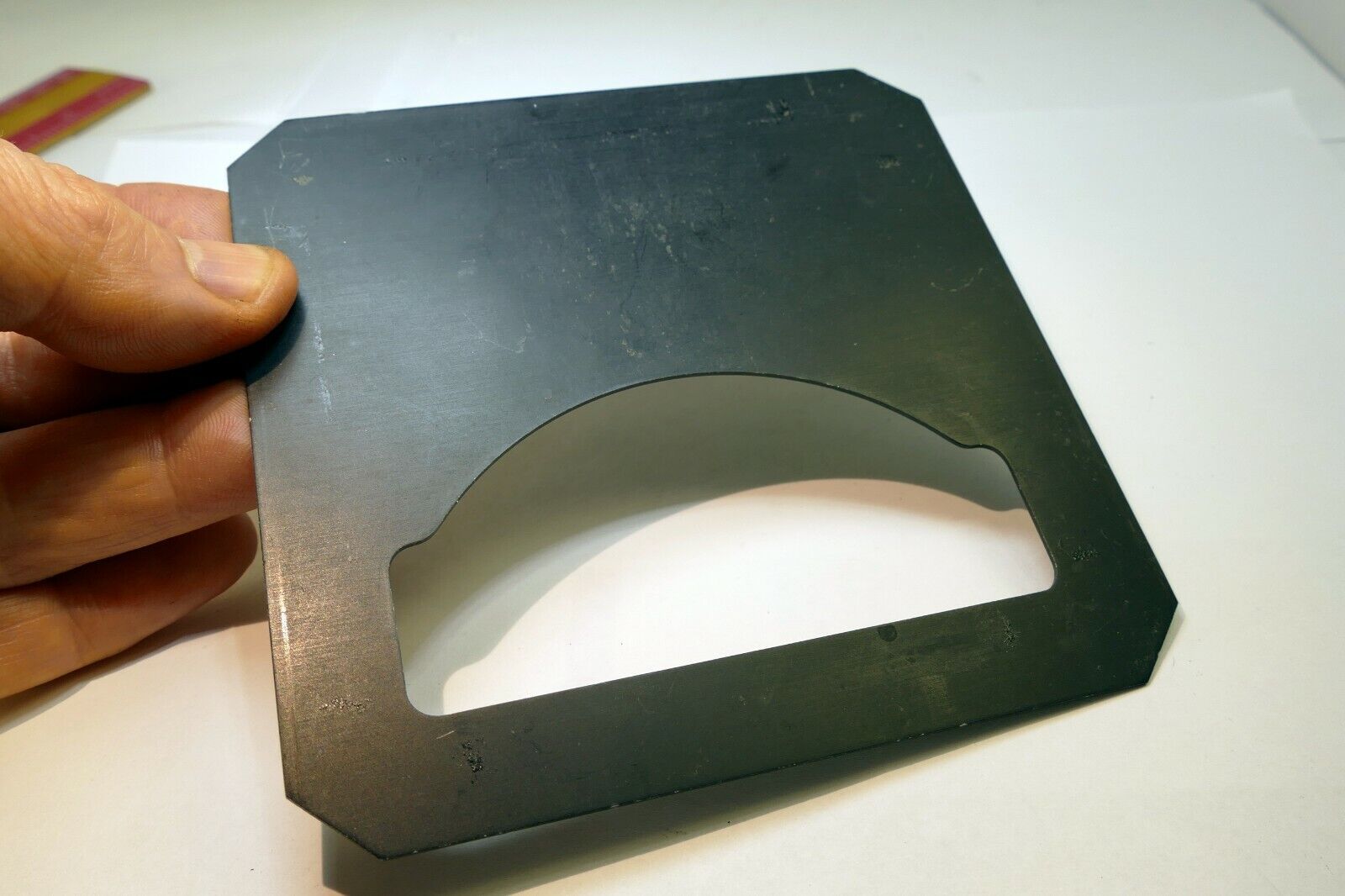 Lindahl Vignette White Mask 4.5X4.5" Smooth Bottom Arc frame solid