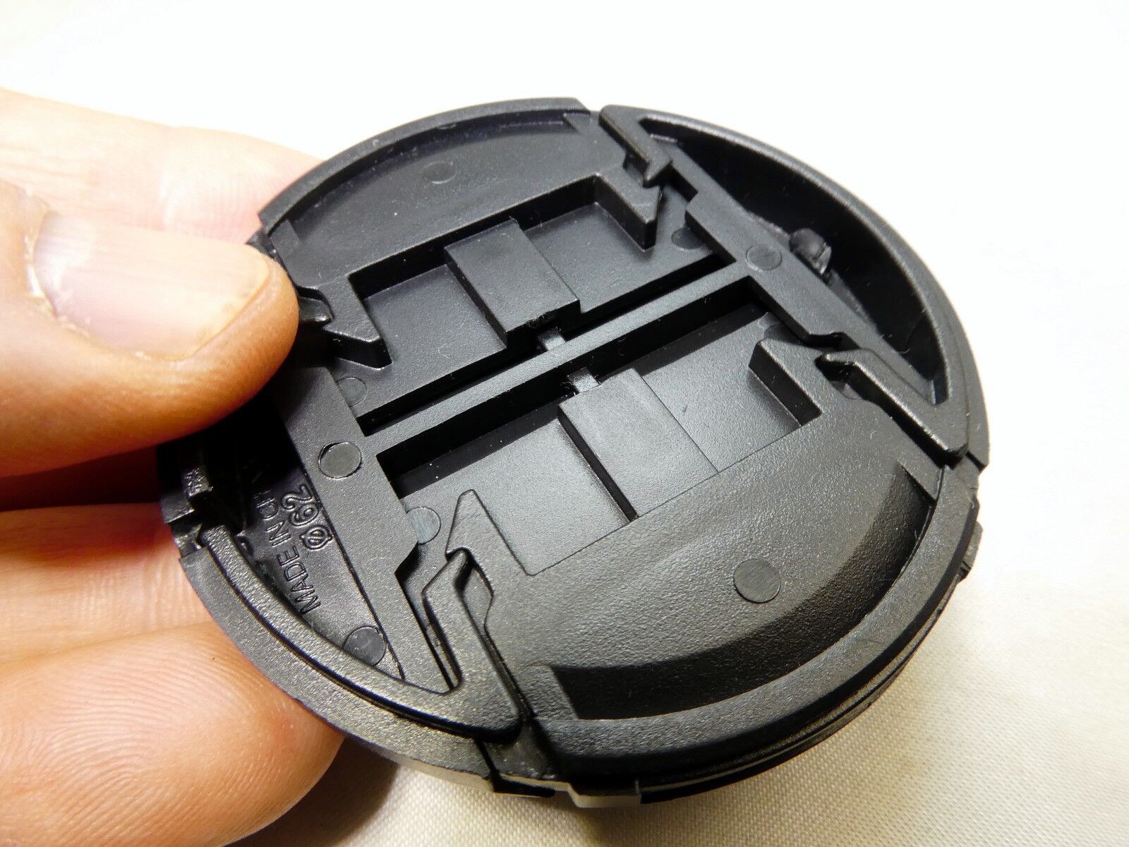 Promaster 62mm Lens Front Cap  Snap on type for 18-200mm AF