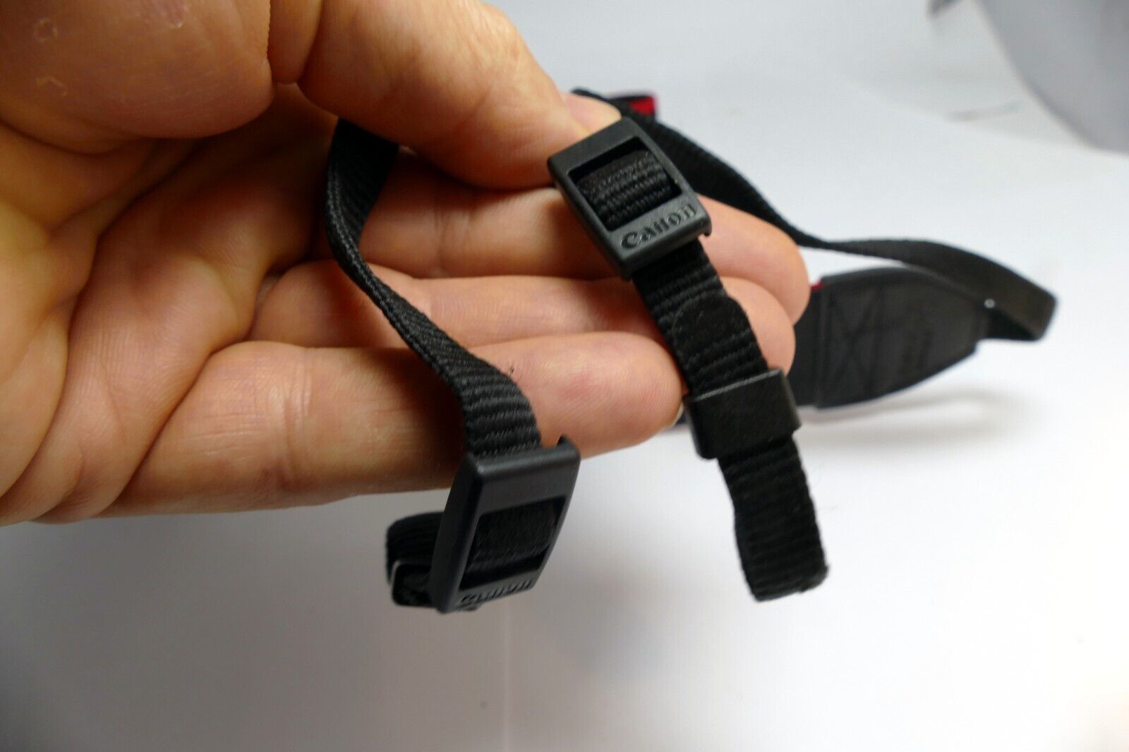Canon EOS 90D Digital Camera Neck Shoulder Strap Black-Red - Genuine MINT
