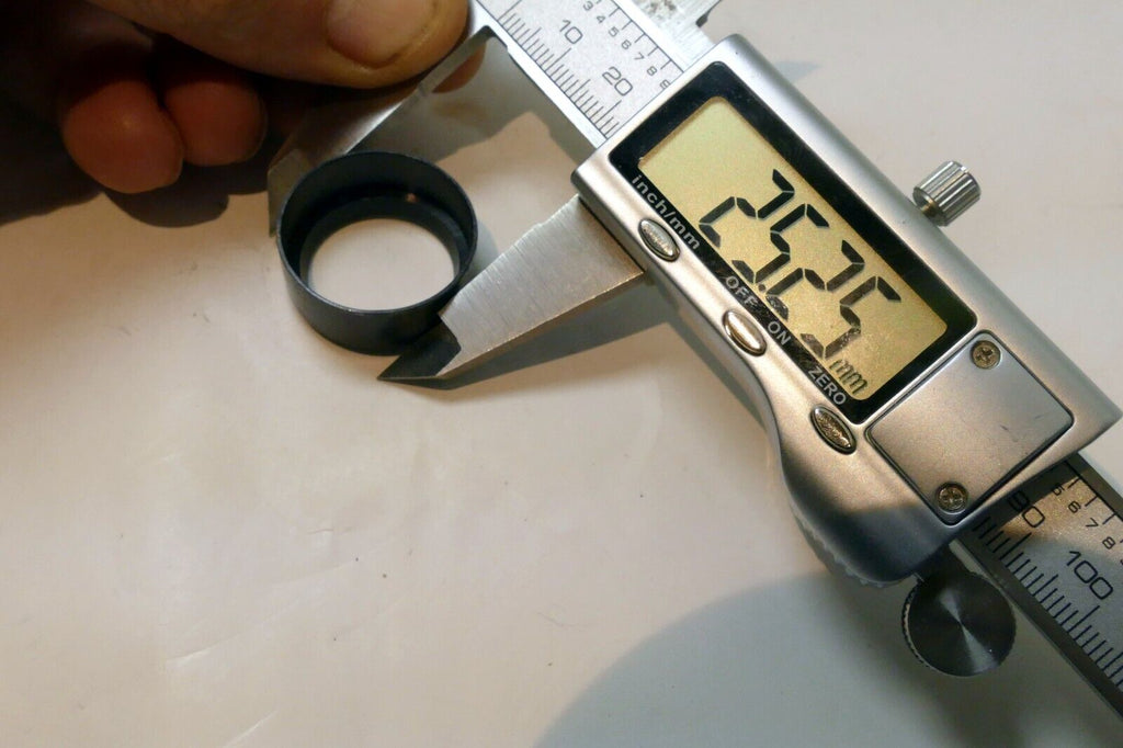 BOLEX Threaded series 4 IV 23.8mm metal hood for Switar