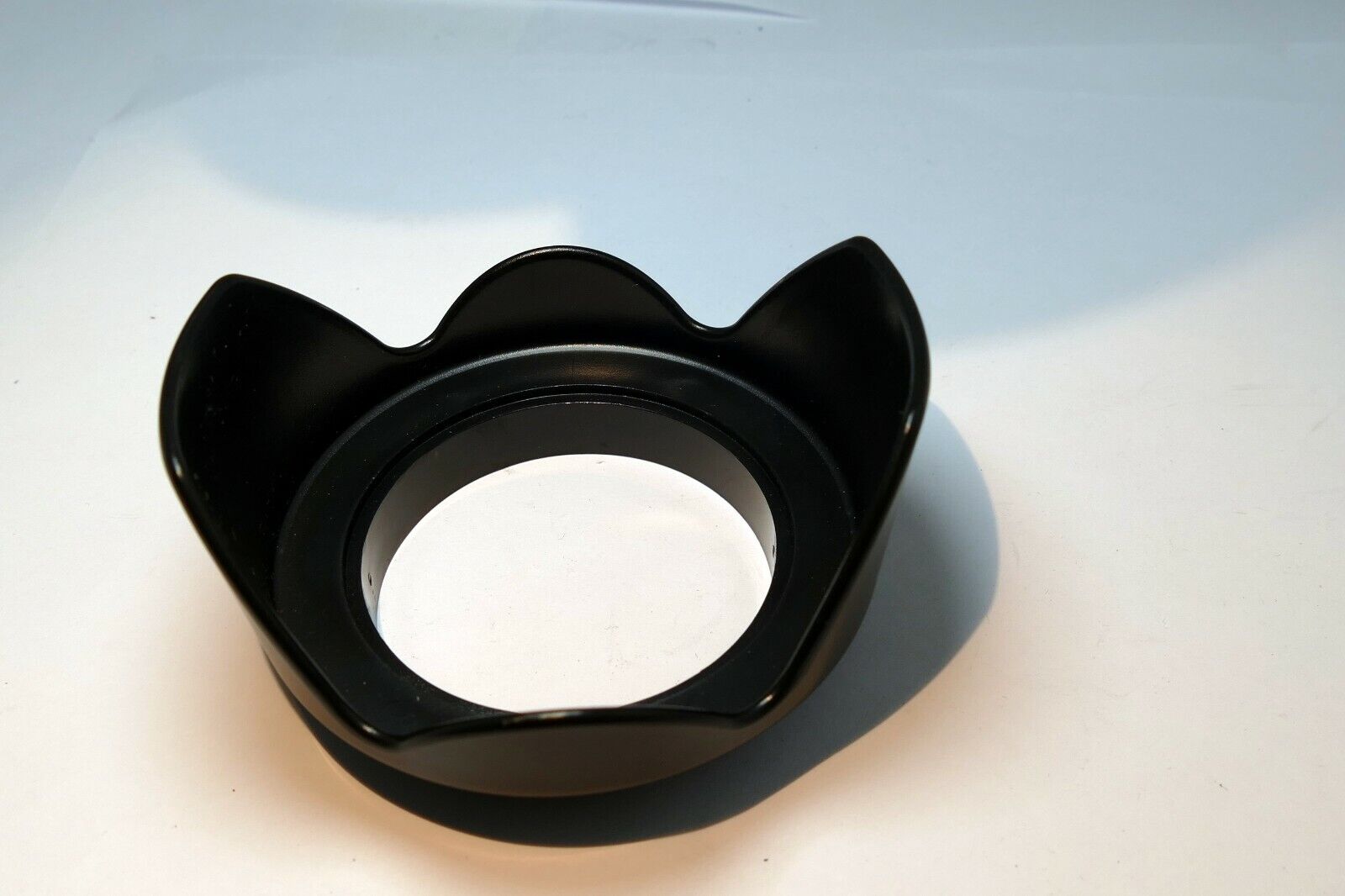 58mm Plastic Lens Hood Shade screw in  type