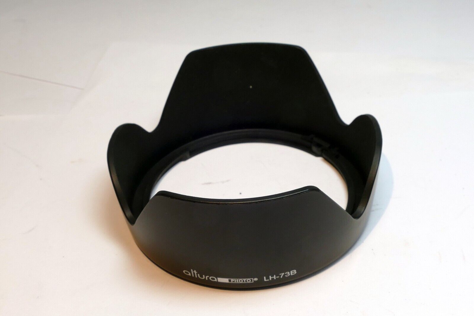 Replacement  EW- 73B Lens Hood Shade for Canon EF-S 18-135mm f/3.5-5.6 IS STM