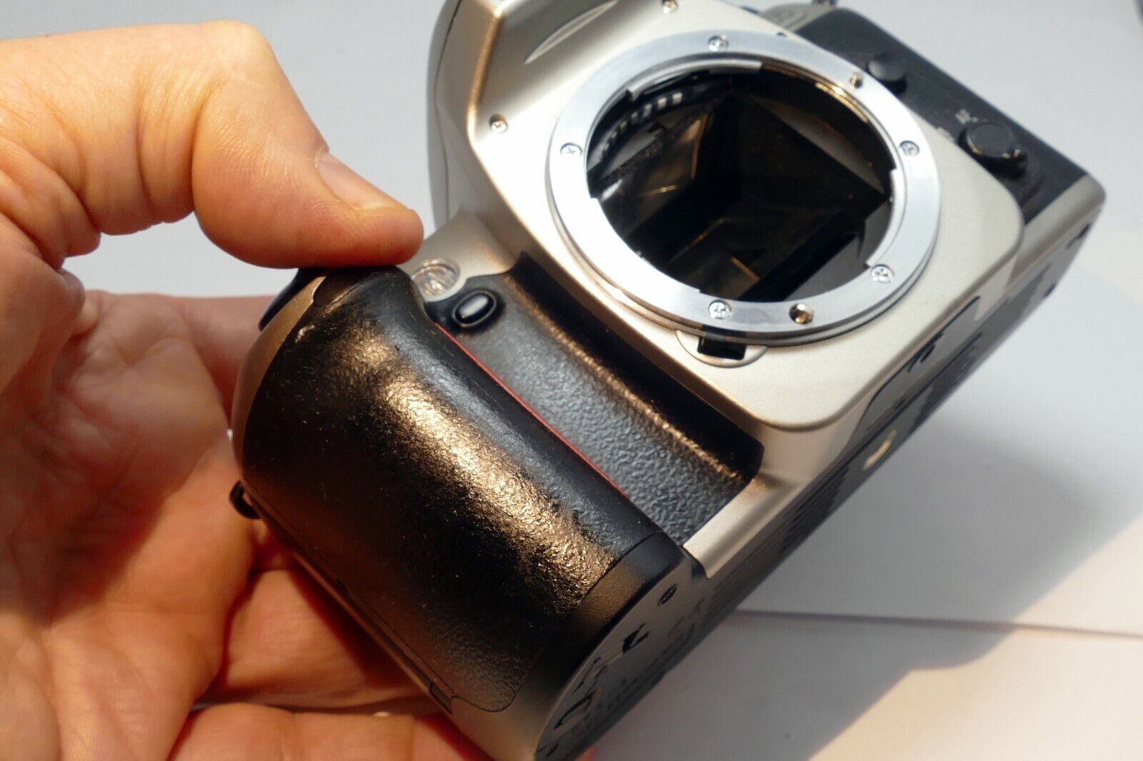 Nikon N65 Camera Body Only parts or repair - AS IS