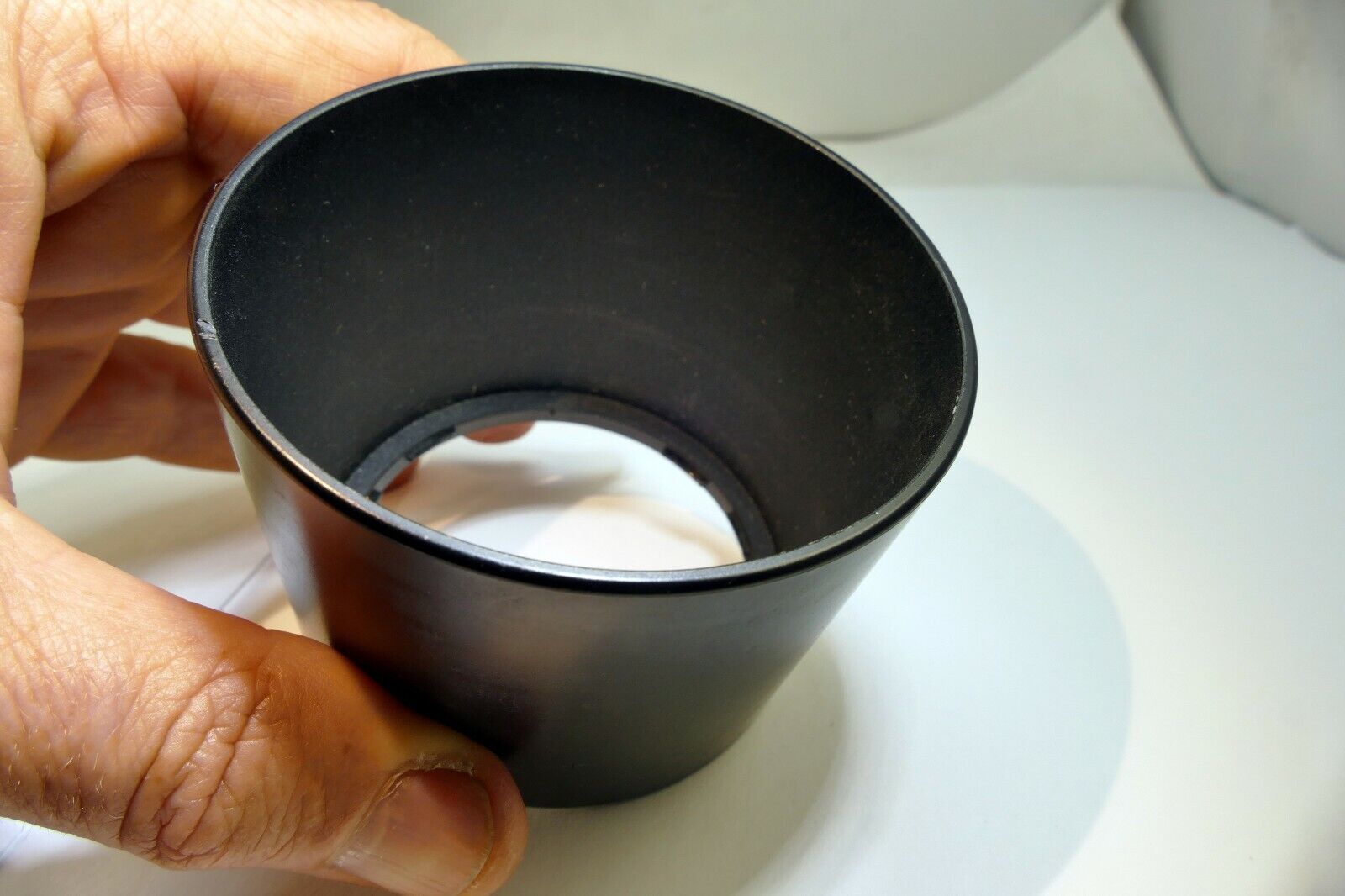 60mm Lens Hood Shade twist on type plastic