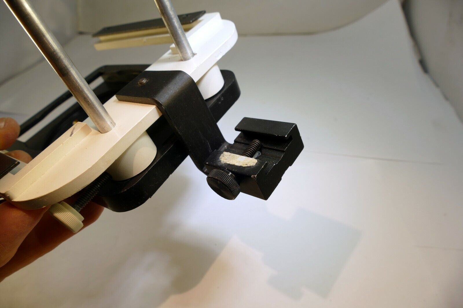 Lindahl Bellows lens Hood Single 3X3 slot filter holder (white)