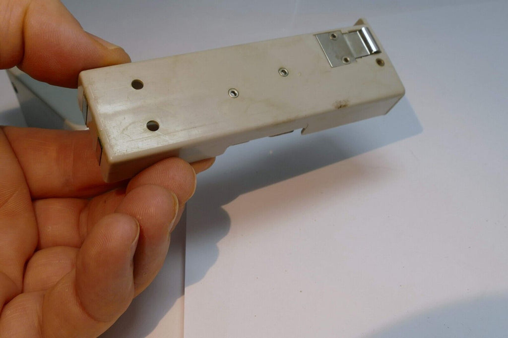 AA battery holder  for a vintage flash
