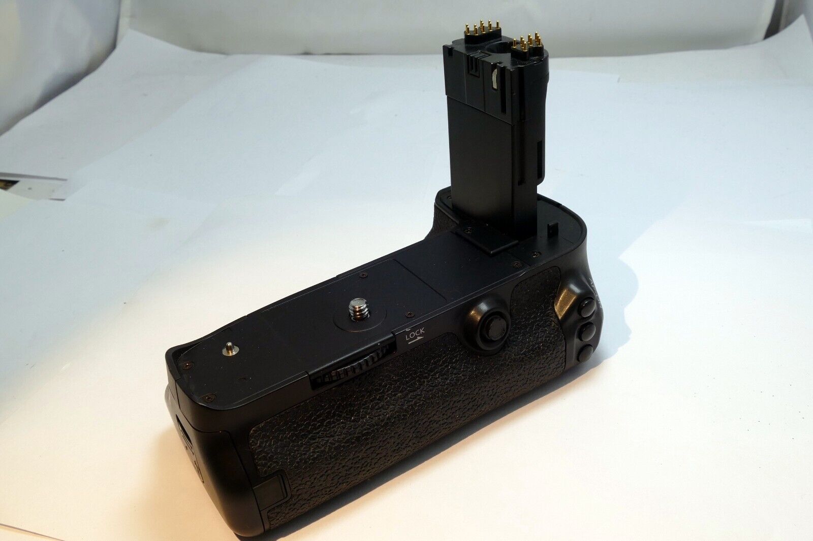 Vivitar PG-5DM IV Battery Grip for Canon EOS 5D Mark IV DSLR Camera BG-E20