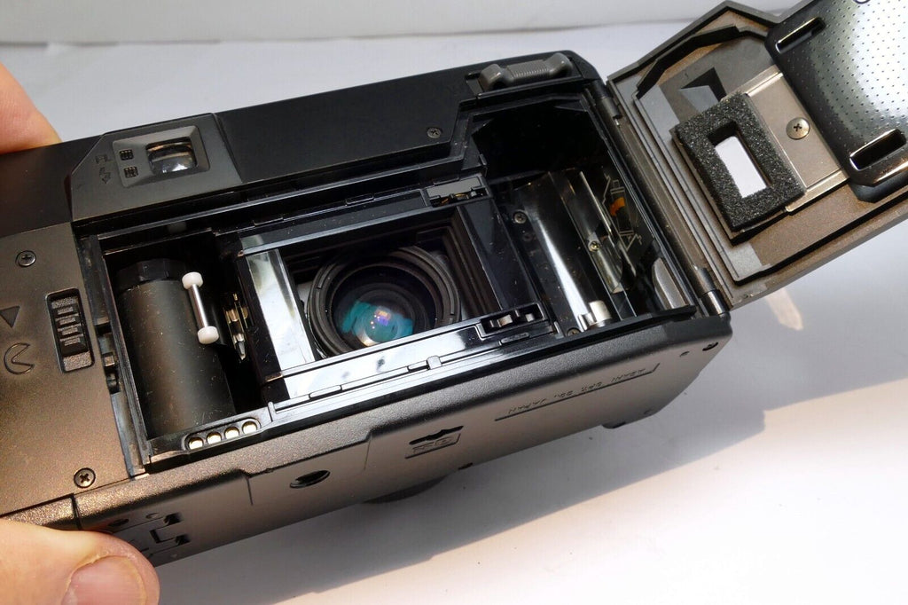 Pentax IQ zoom 35-70mm AF 35mm Camera  - Untested AS IS, might work, or not