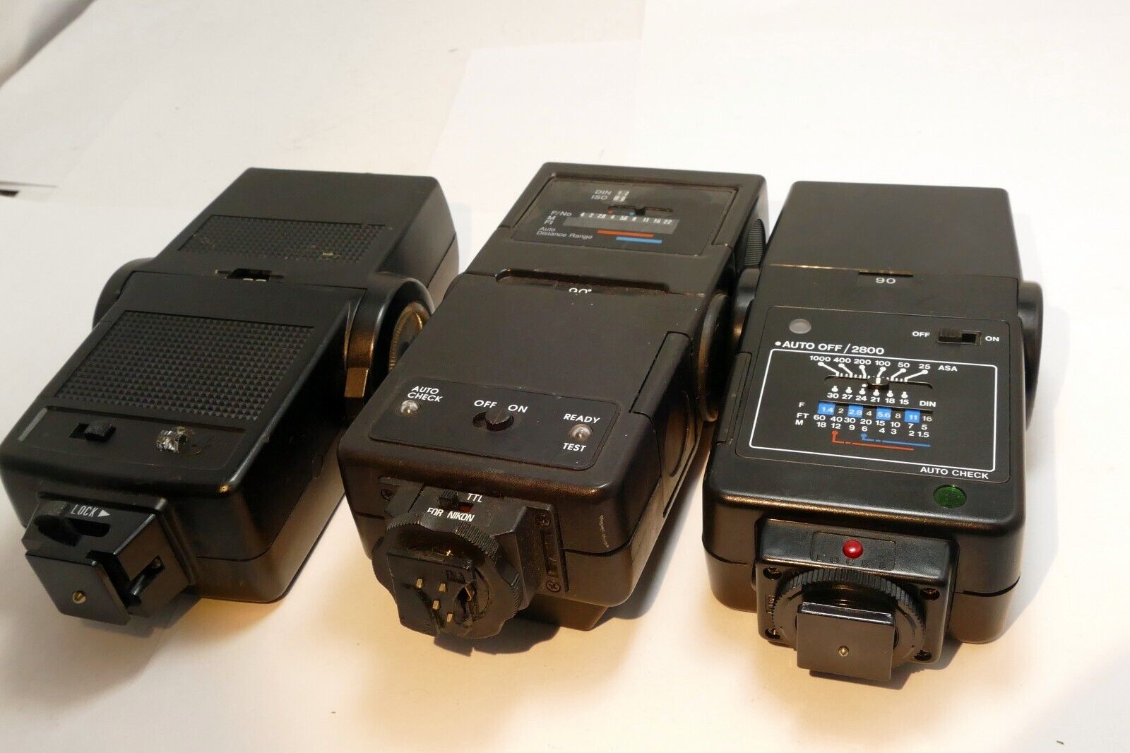 Not working, PARTS -  2X Vivitar 272 2800 DZ260  Thyristor Flash lot