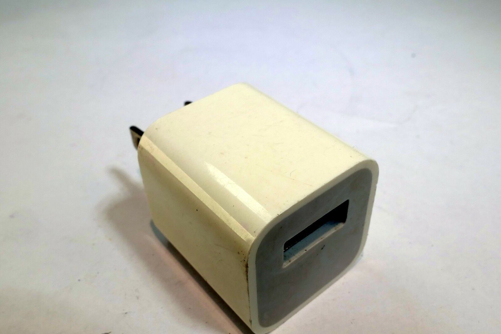 Apple A1385 OEM Authentic USB Wall Charger for iPhone Genuine