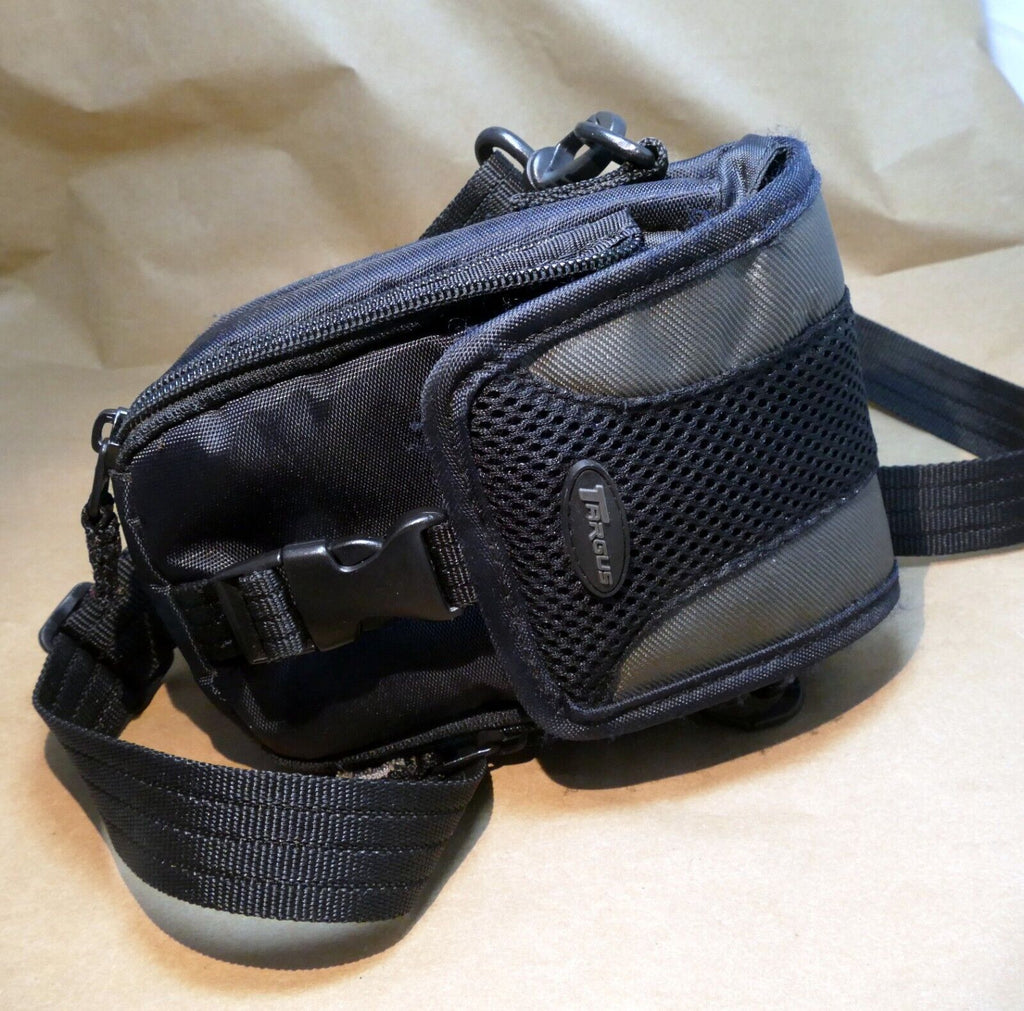 Targus digital camera messenger bag case with shoulder strap  black-gray