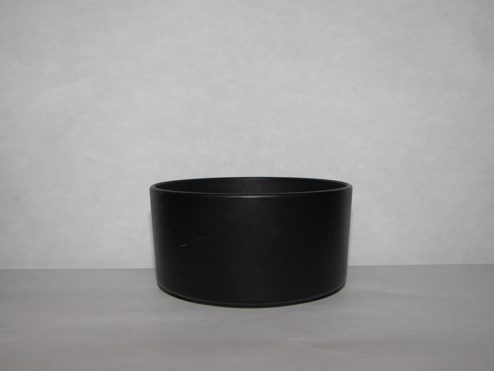 60.5mm ID Lens Hood twist on type (unknown type)  B20410