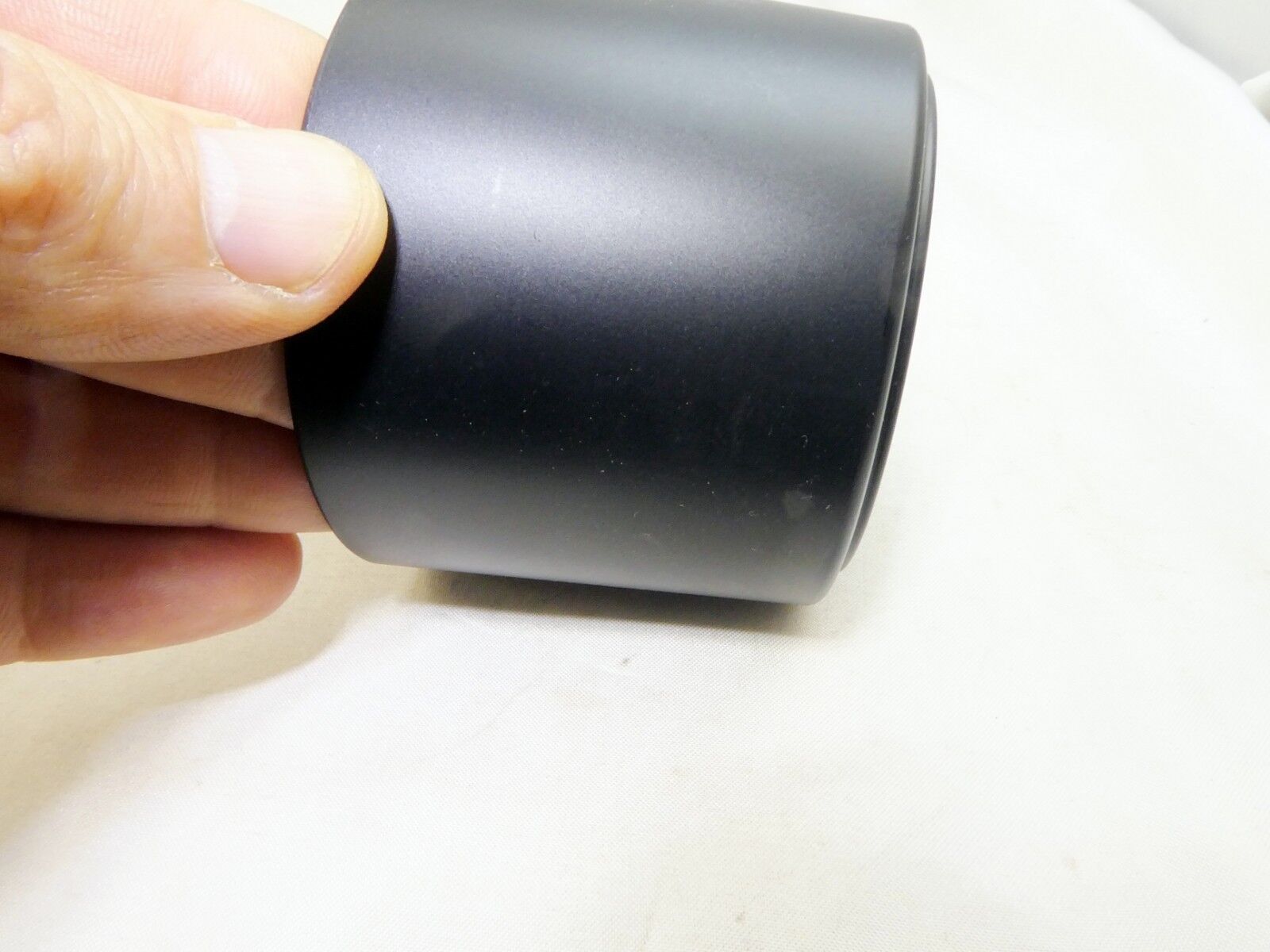 59mm ID Telephoto Plastic Lens Hood  twist on type (unknown brand)