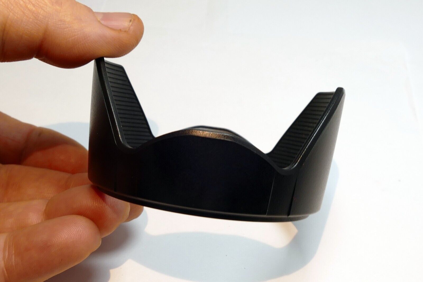 Tamron AD06 Lens Hood Shade For 18-200mm F3.5-6.3 Di II 28-200mm F3.8-5.6 62mm