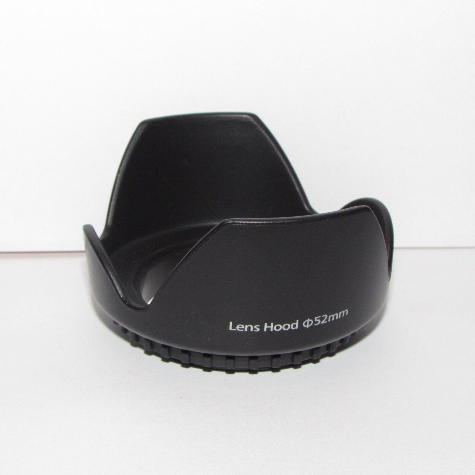 Used Lens Hood 52mm screw in type for 18-55mm zoom  S112050