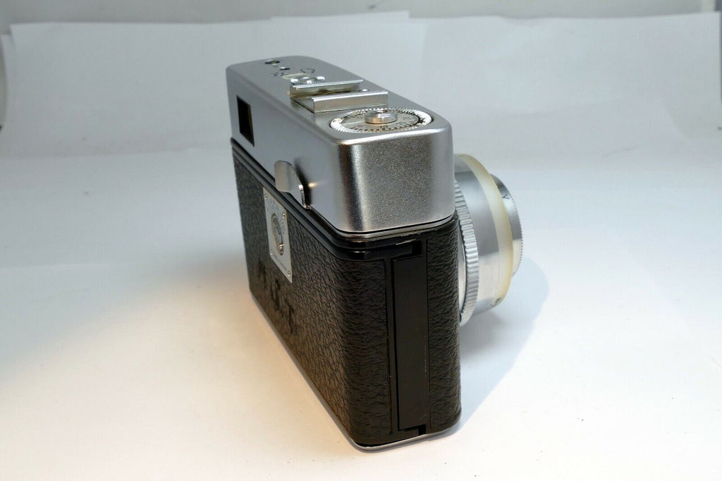 CAMERA ZEISS IKON TENAX CAMERA  - as is for parts or not working