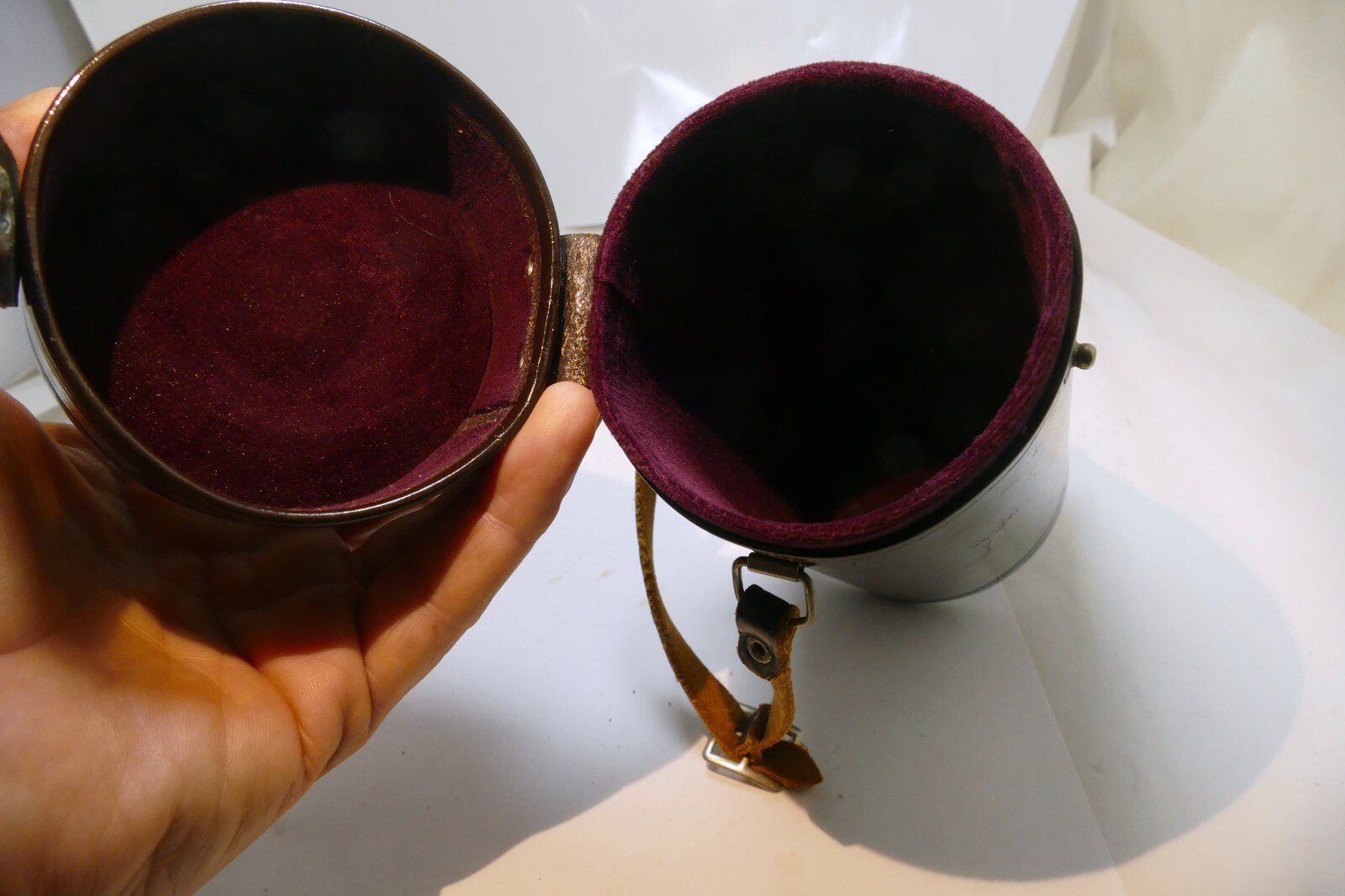 Hard Lens Case (for 200mm f4 lens) vintage leather brown 3.5X7"