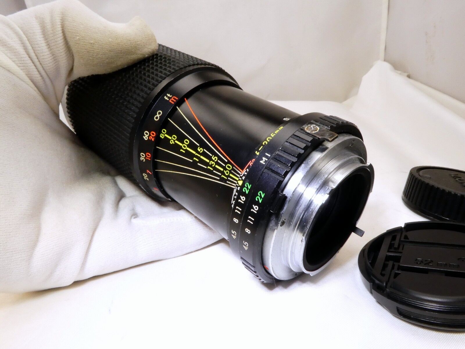Albinar 80-205mm f4.5 manual focus Zoom Lens for MD constant aperture