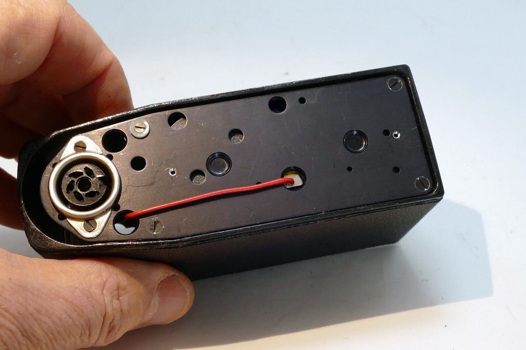 Hasselblad battery 46337 compartment for 500 EL X (missing plate on both sides)