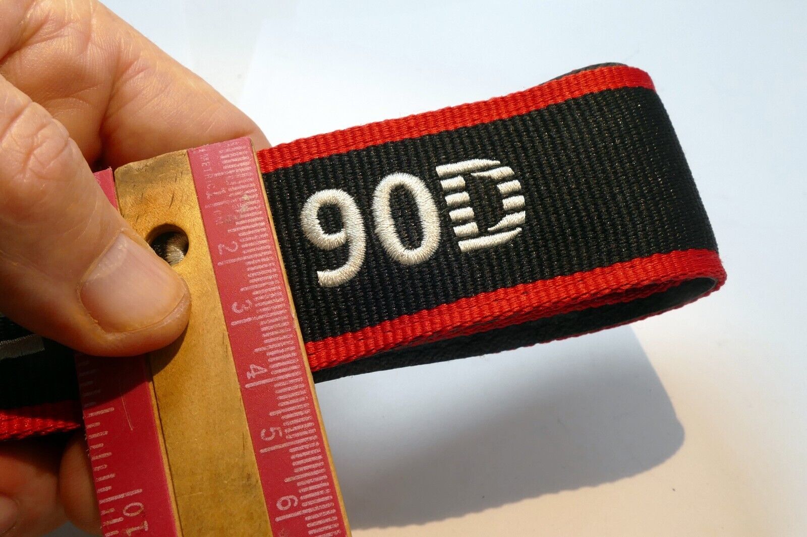 Canon EOS 5D Mark II Camera Shoulder Neck Strap Black-Red  -  Genuine OEM - MINT
