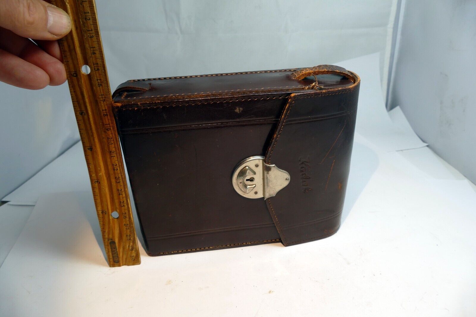 KODAK folding CAMERA MESSENGER CASE  leather genuine - vintage EOM