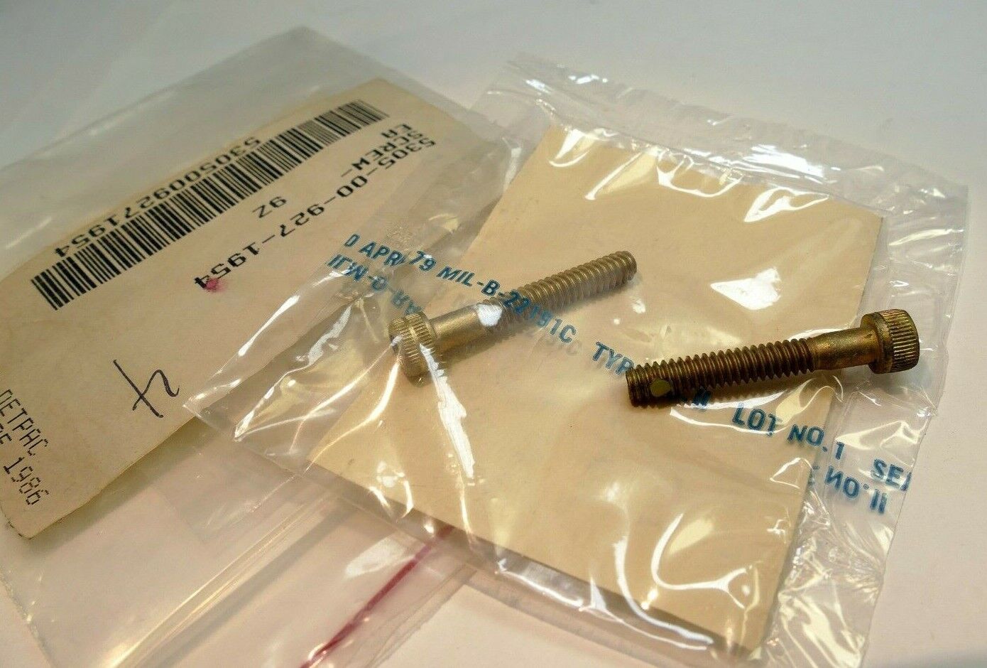 1 1/2" socket head screws high shear  5305-00-927-1954 FSC-5305 ( set of 4)