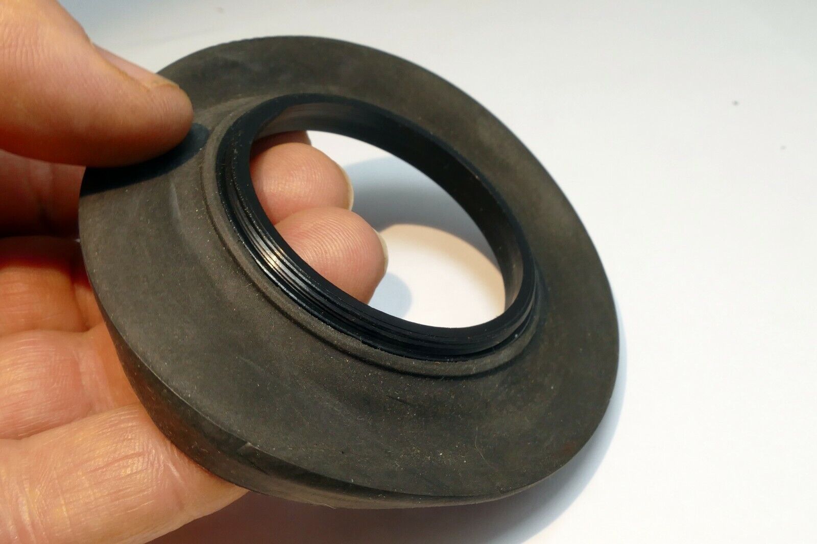 Rubber Lens Hood for 52mm rim (screw in type)  for wide angle lenses