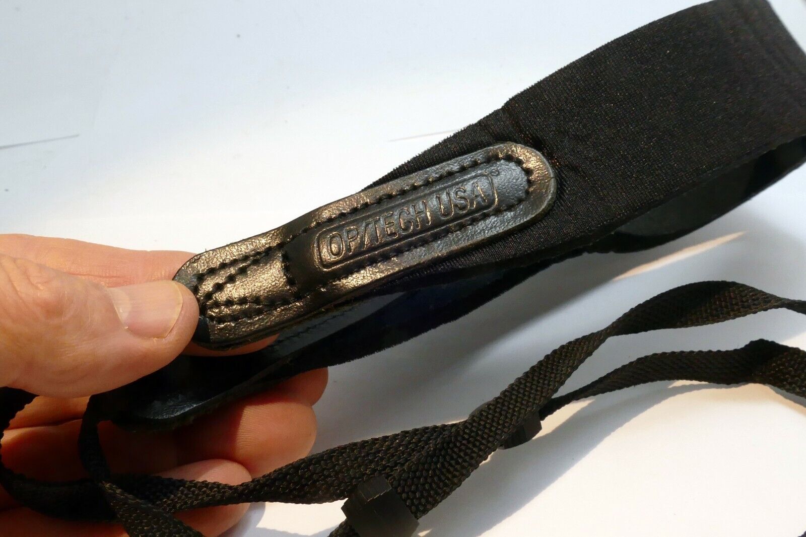 Op/Tech USA Shoulder Strap 3cm wide Neck camera  Neoprene  Black for EOS