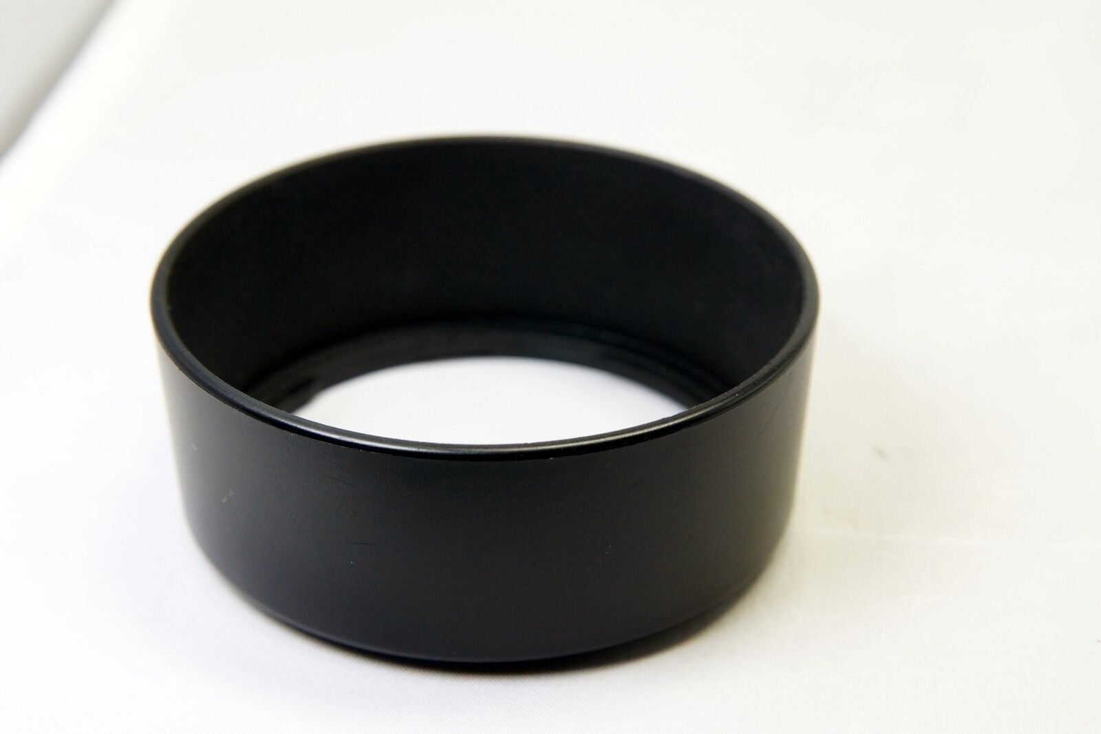 Unknown brand lens hood 62mm ID twist on type
