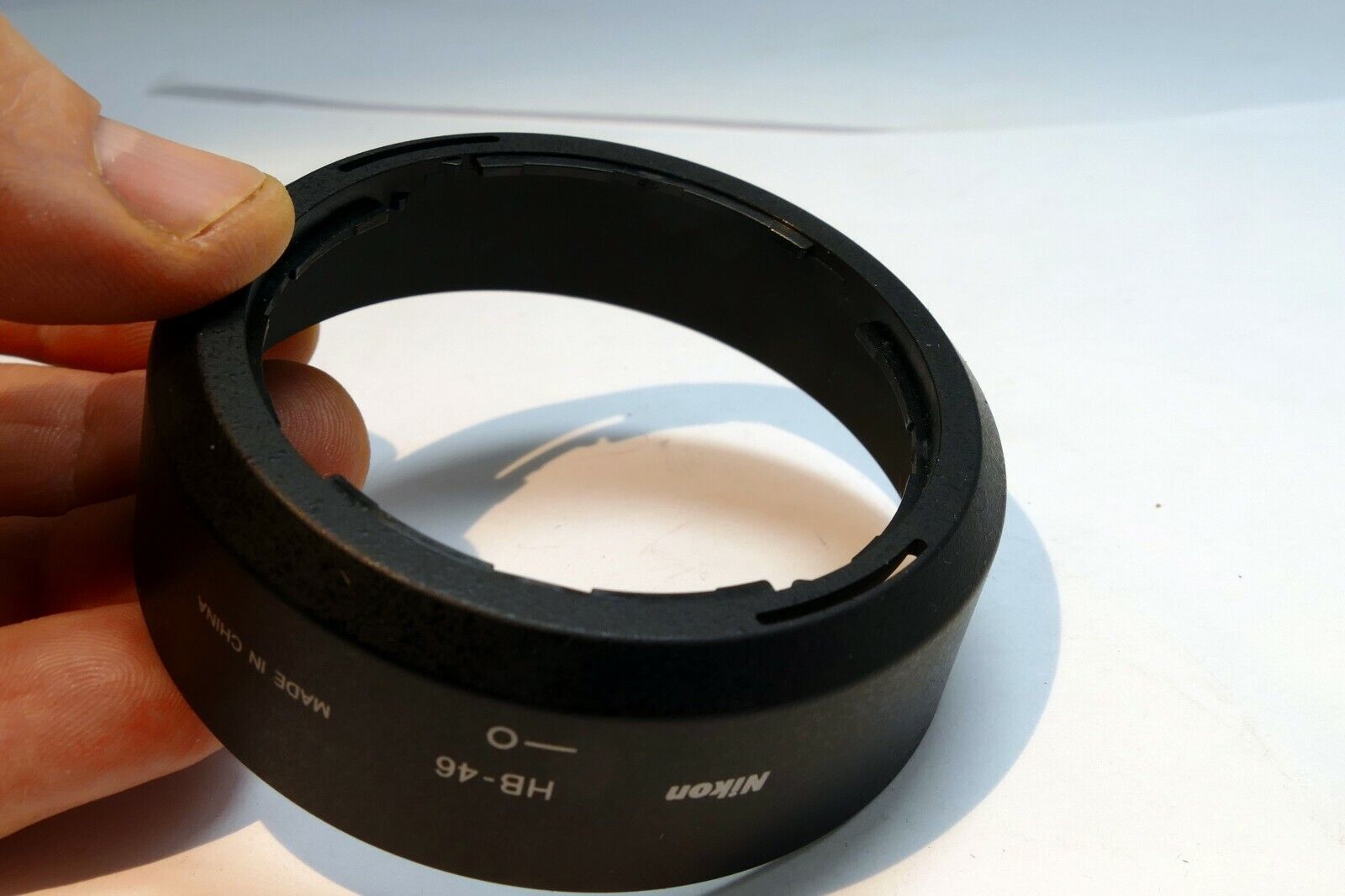 Nikon HB-46 Lens hood Shade for 35mm f1.8 G DX Nikkor  Genuine OEM AF-S