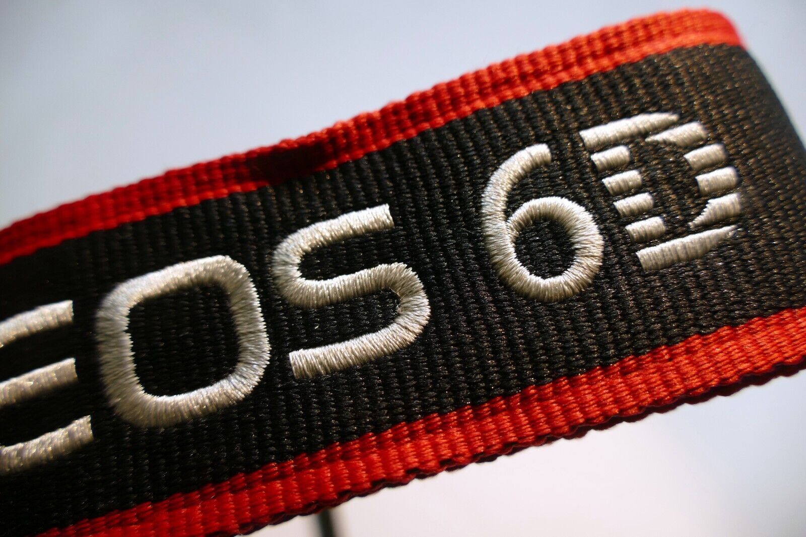 Canon EOS 6D Digital Camera Neck Shoulder Strap Black-Red - Original OEM