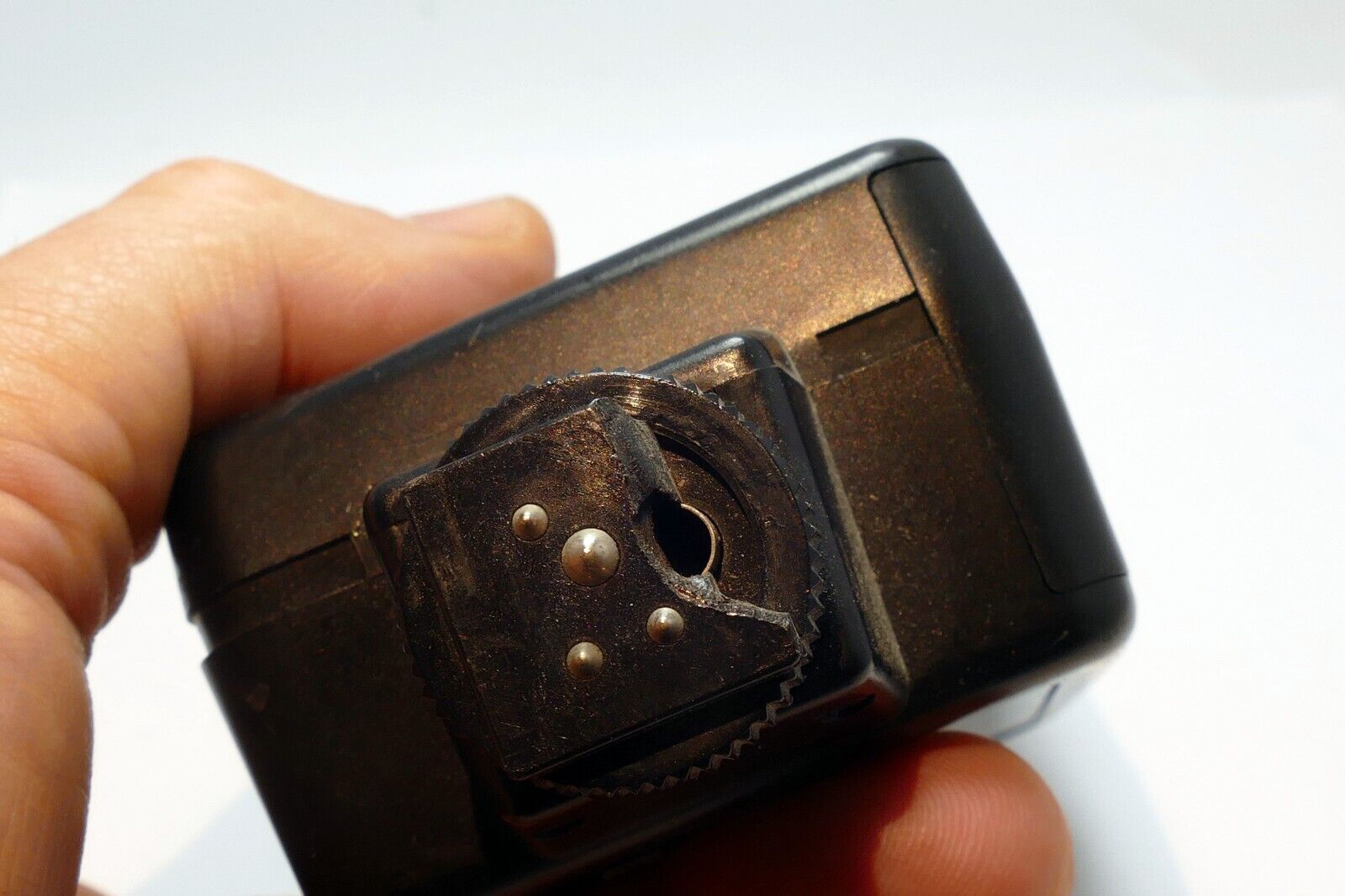 Nikon SB-18 Flash speedlight with damaged shoe - still works