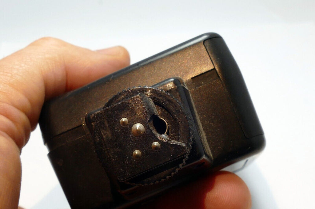 Nikon SB-18 Flash speedlight with damaged shoe - still works