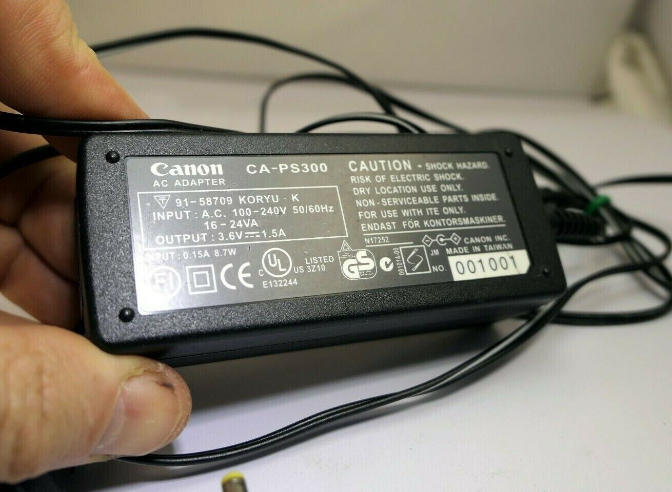 Canon CA-PS300 AC Power Adapter 100-240V Genuine OEM 3.6V 1.5A