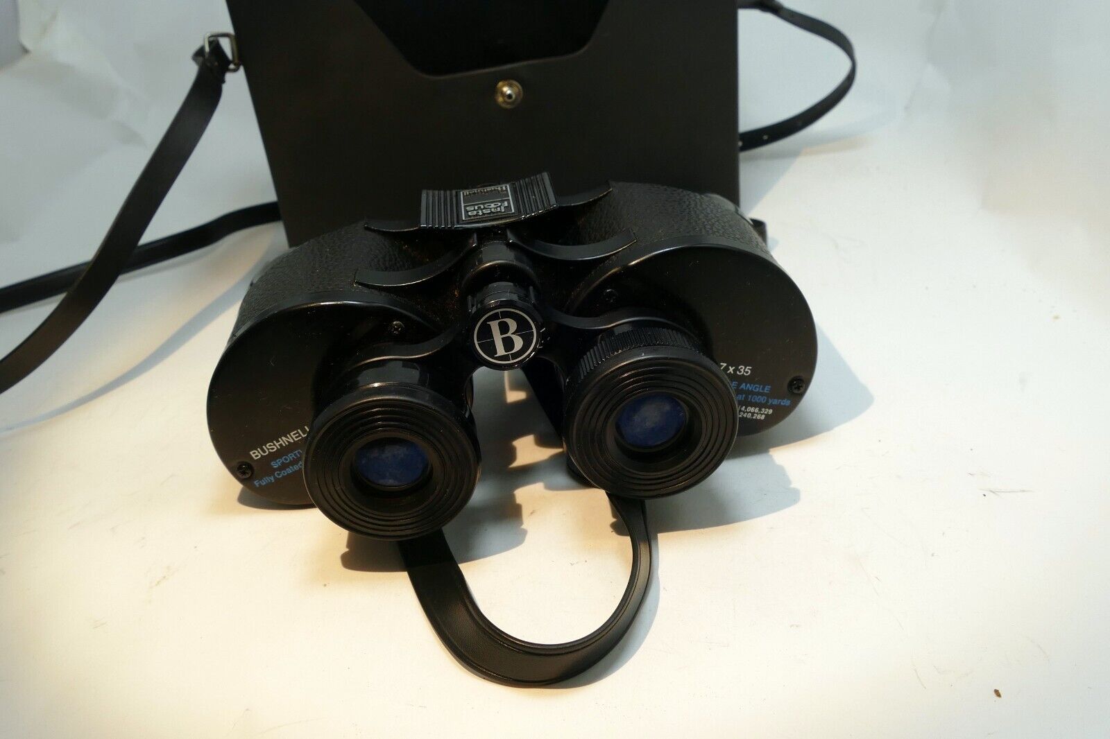 Bushnell Zoom Insta-Focus BINOCULARS 7X35 Wide Angle Sportview