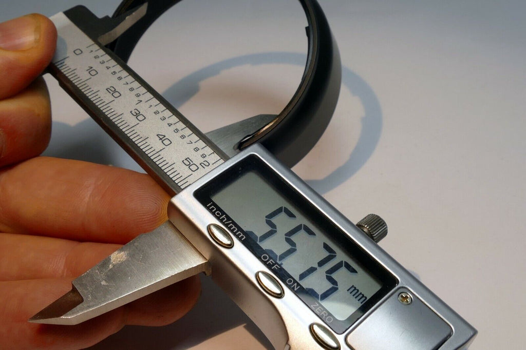 52-55mm Lens Hood Shade twist on type