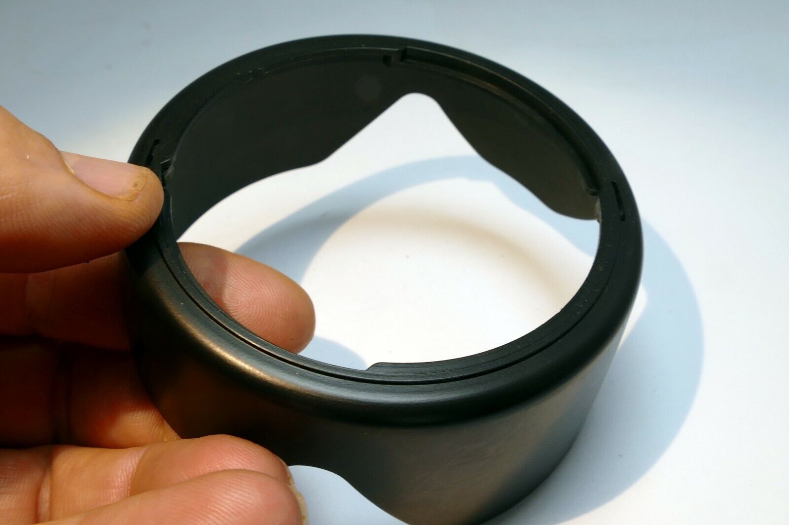 Replacement  EW-73B Lens Hood Shade for Canon EF-S 18-135mm f3.5-5.6 IS 67mm