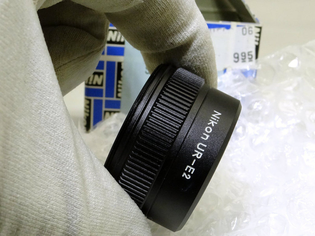 Nikon UR-E2 Step Down Lens Adapter Ring for Nikon Coolpix 880 Genuine Boxed