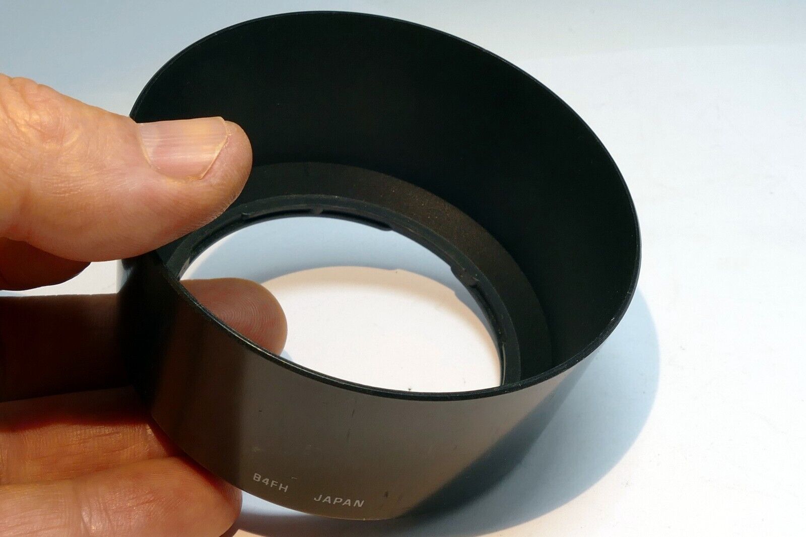 Tamron B4FH Lens Hood Shade   (55mm rim) Genuine OEM