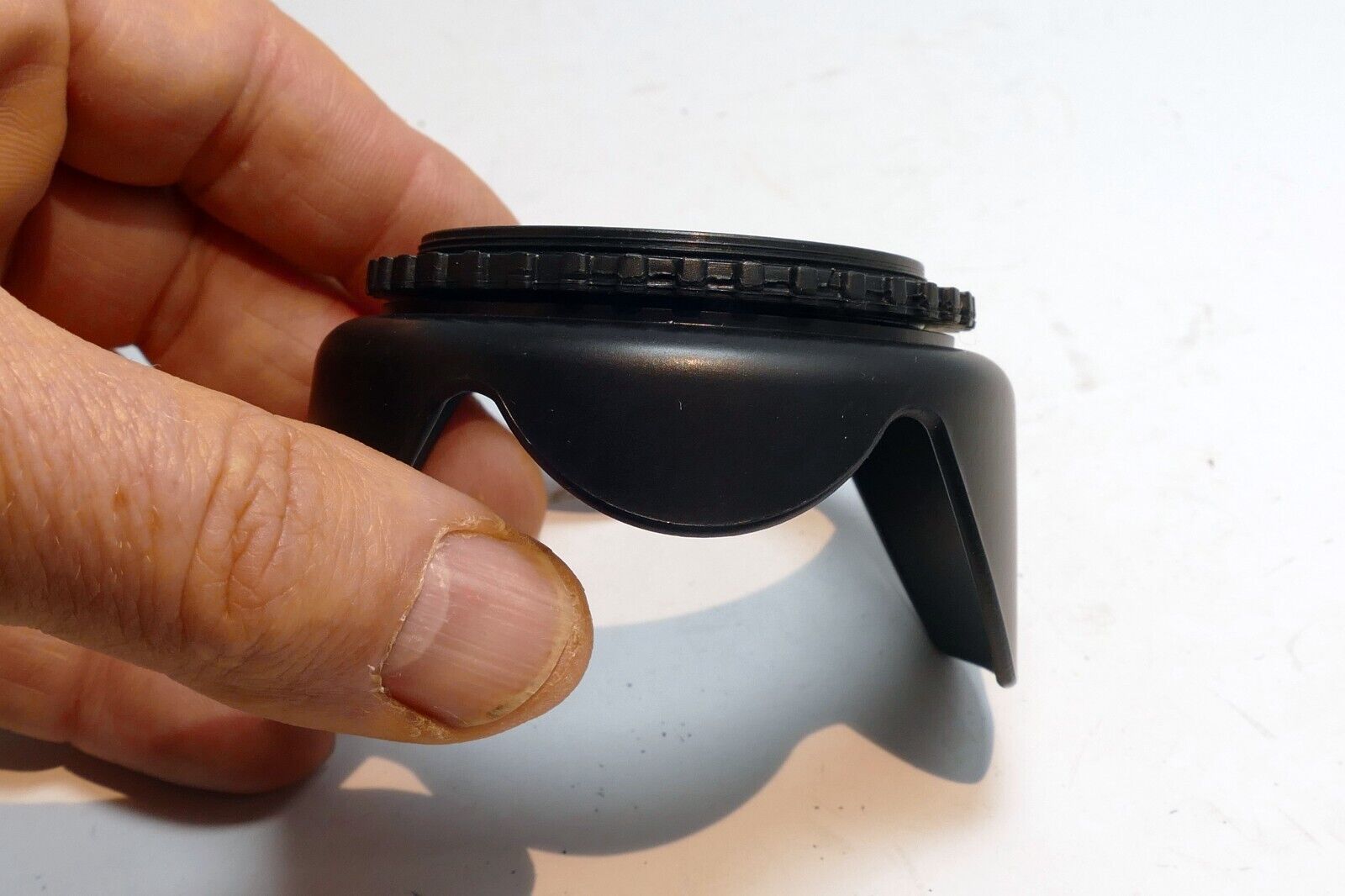 52mm Flower/ Tulip Petal Threaded Lens Hood Shade for 50mm f1.4