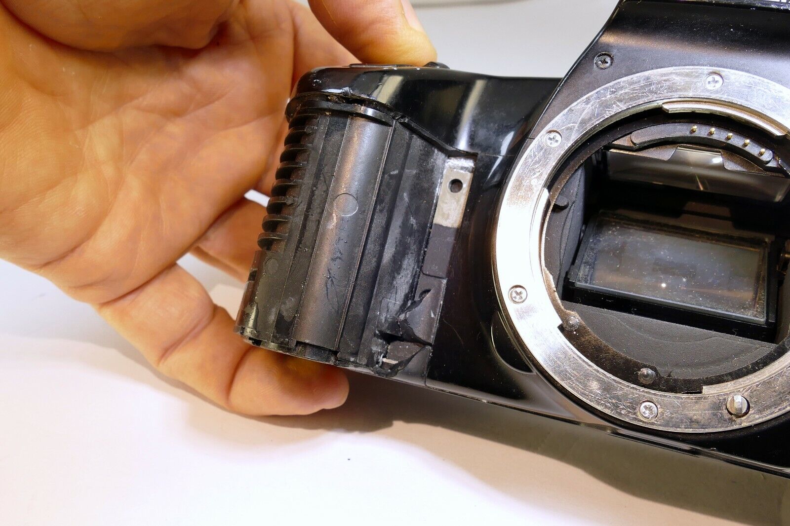 Minolta 3000i Film Camera Body only - Untested for Parts or Repair AS IS