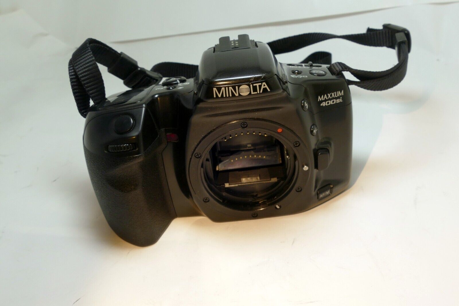 Minolta Maxxum 400si 35mm SLR Film Camera Body