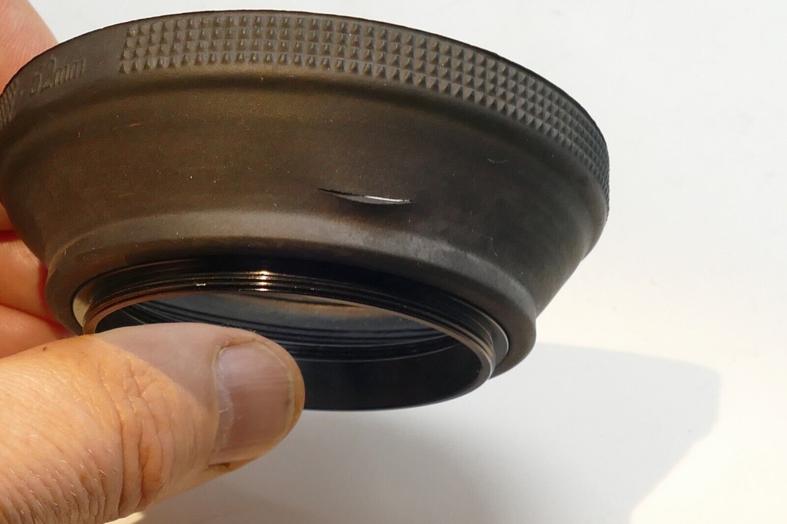 52mm Rubber Lens Hood Shade double threaded with small hole on the side
