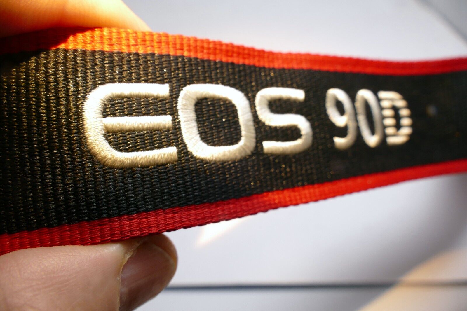 Canon EOS 90D Digital Camera Neck Shoulder Strap Black-Red - -  Genuine OEM