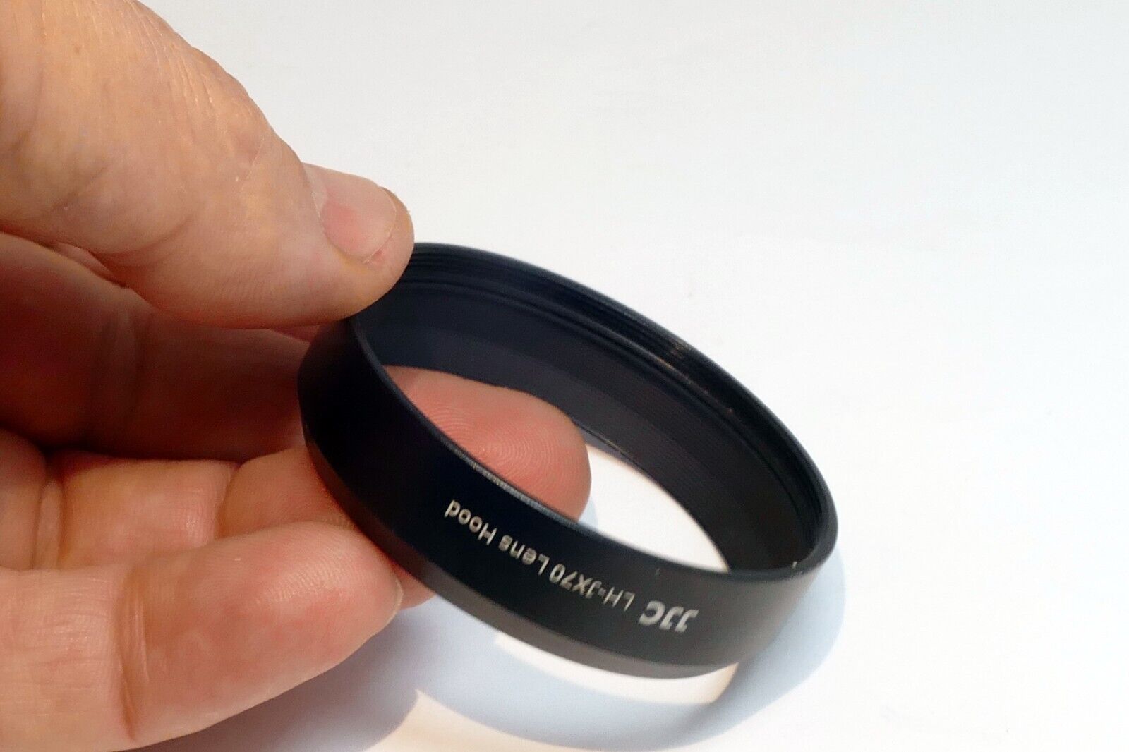 JJC LH-JX70 BLACK Lens Hood Shade replacement LH-X70 Fujifilm X70Ope