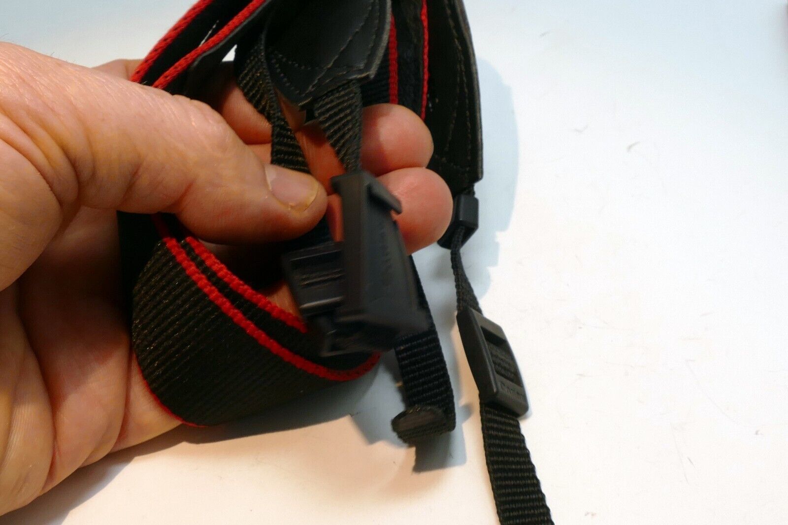 Canon EOS Digital Camera Neck Shoulder Strap Red - Black 3cm wide - Original