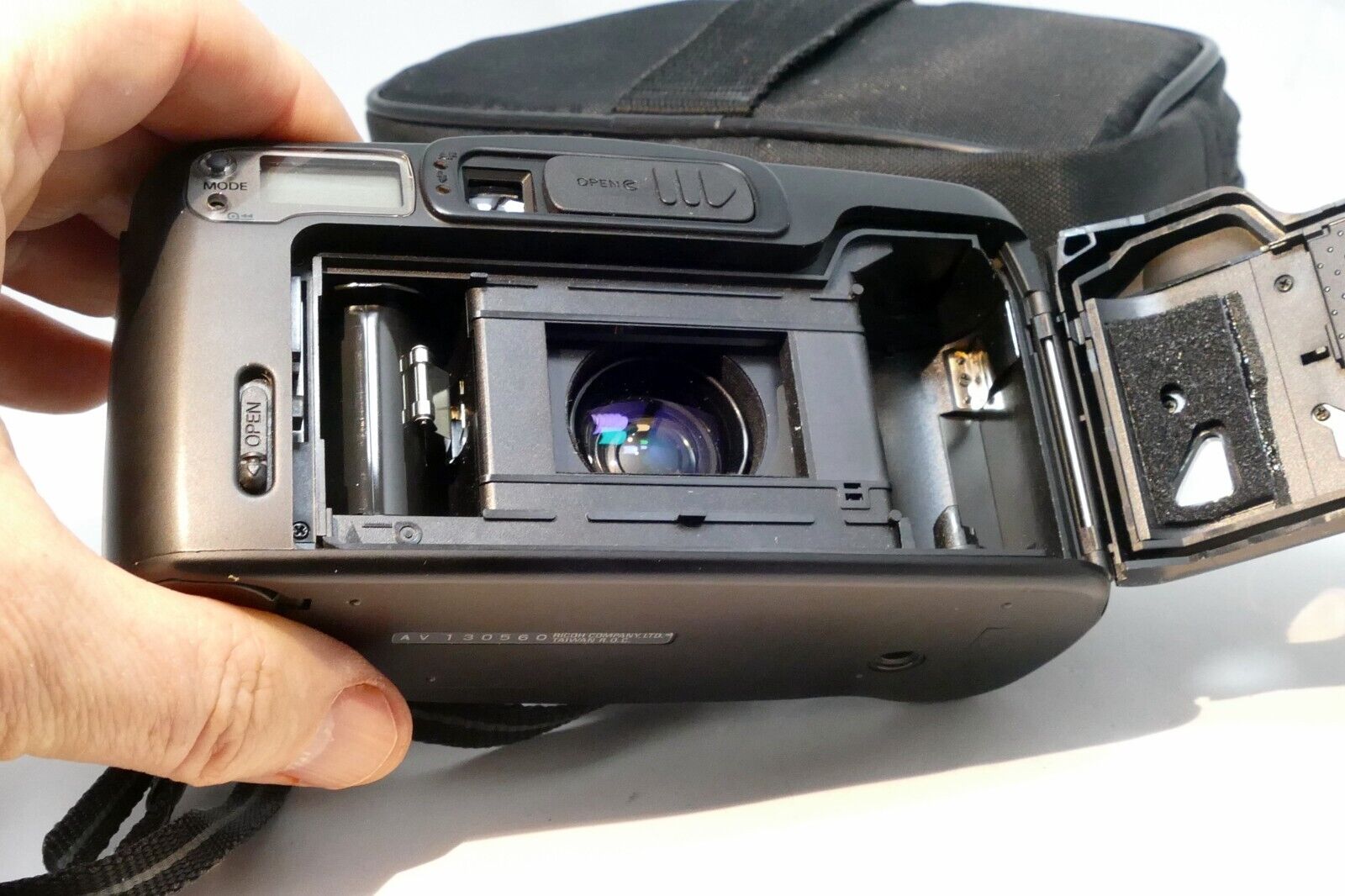 Ricoh RZ-900 Camera 38-90mm AF lens with Super Macro (damaged battery door)
