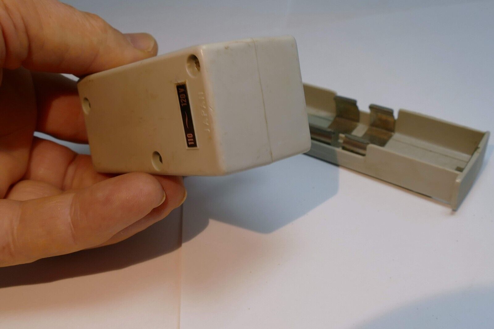 AA battery holder  for a vintage flash