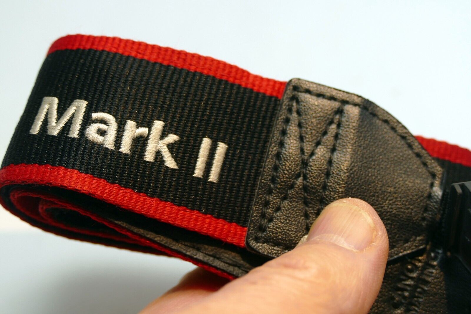 Canon EOS 5D Mark II Digital Camera Neck Shoulder Strap Black-Red - Genuine OEM